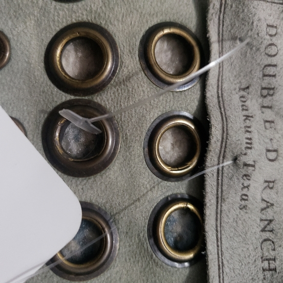 Top - Picture 2 of 3